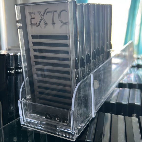 CLEARANCE Eyelashes Boxes Acrylic Box EXTC - Many Sizes & Length - Picture 10 of 16